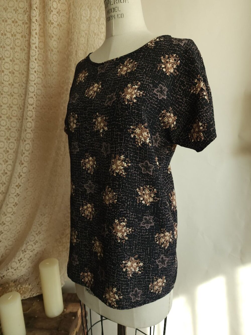 Vintage 1990s Blouse, Black and Gold and Gray Floral Print, short sleeved - Picture 7 of 12